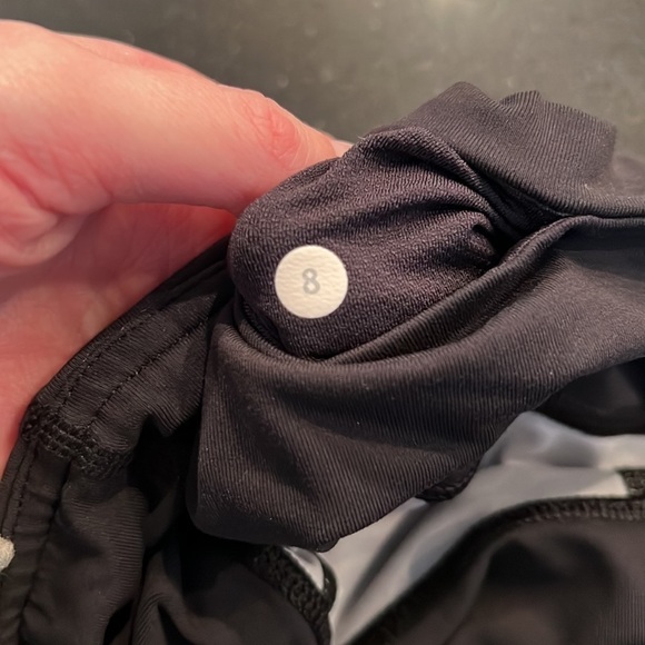 Lululemon Run Inspire II Cropped Leggings SZ 8 - Picture 8 of 9